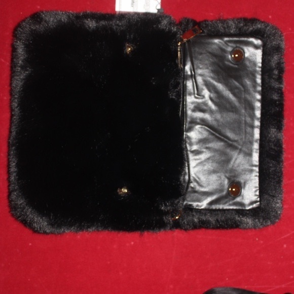 NWT AlexMax Faux Fur Black Purse w/ Gold Detailing - Picture 2 of 8